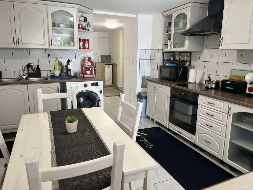 Eladó 3 generációs lakóingatlan Balatonbogláron!