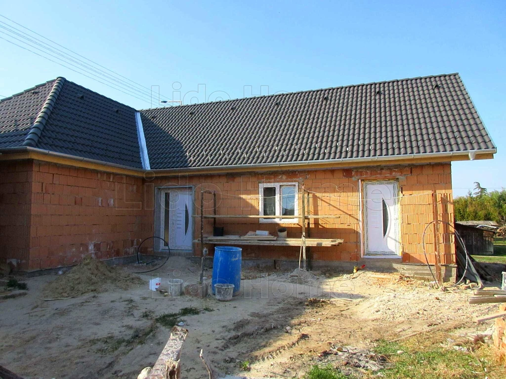 „Látrányban a jövője, Lellén a strandja – költözzön be 5 hét alatt!”