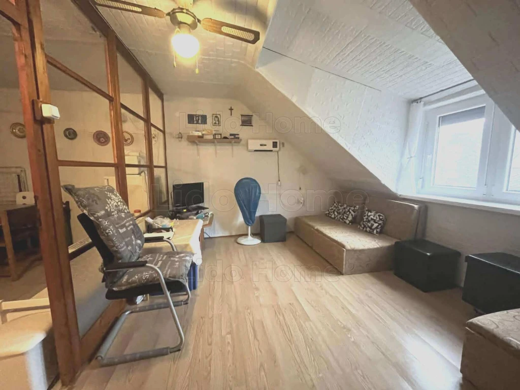 Akár befektetésnek is!- Eladó NYARALÓ APARTMAN BALATONBOGLÁRON!