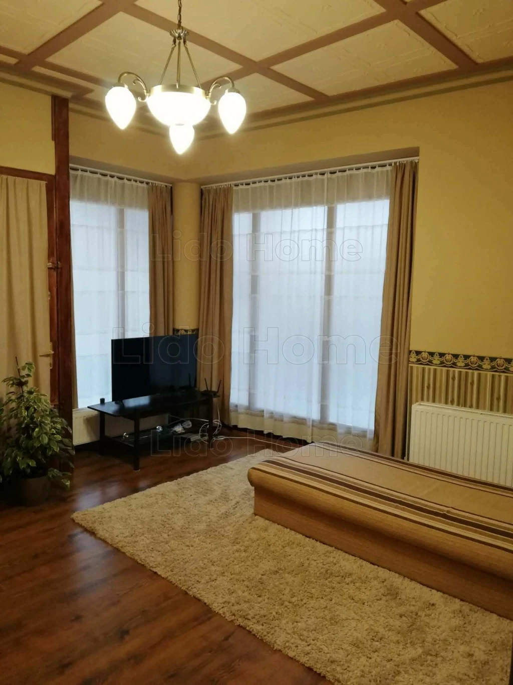Balatonboglár központjában, kiváló elhelyezkedésű földszinti lakás eladó!