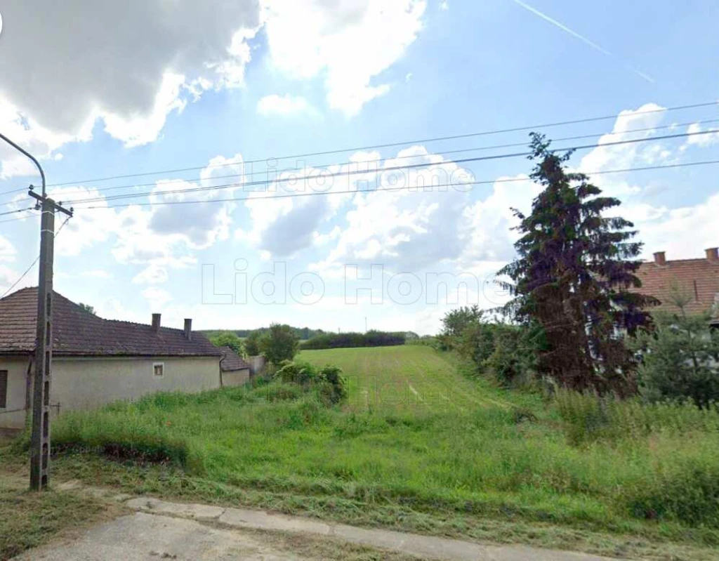 ÉPÍTÉSI TELEK BALATON KÖZELI FALUBAN