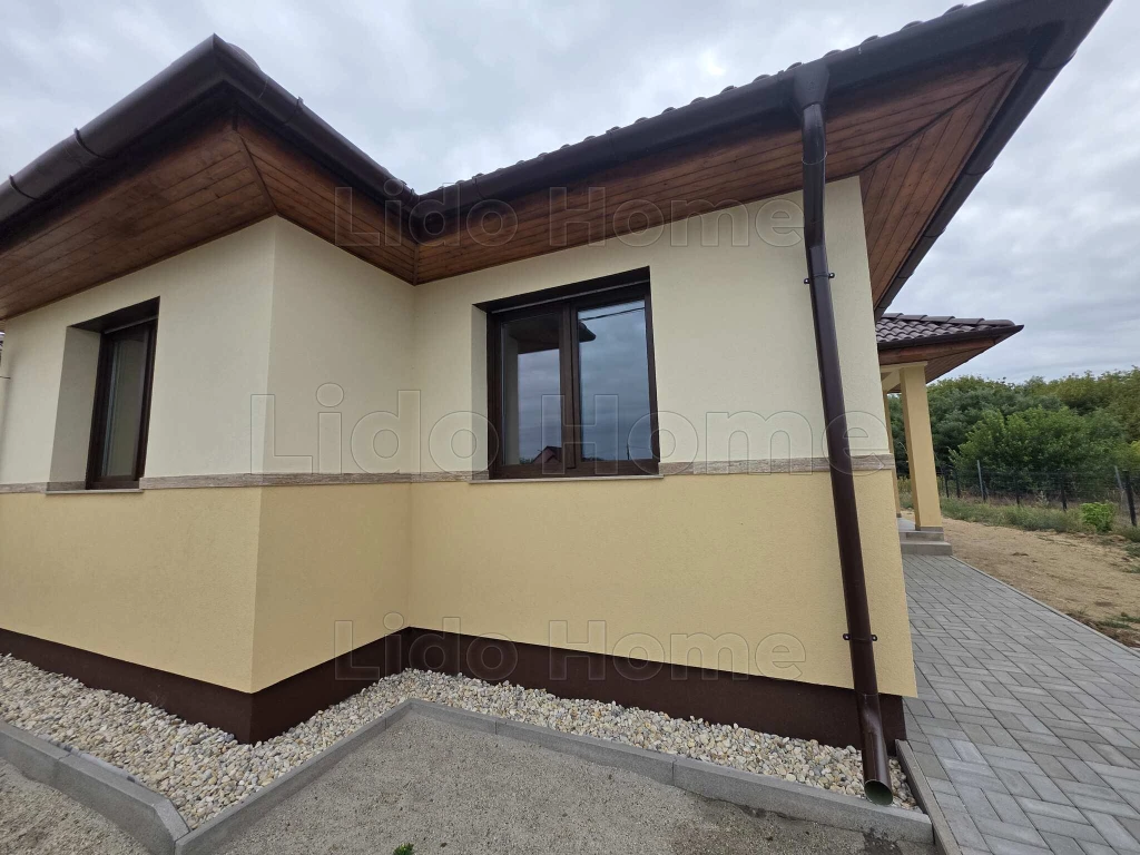 Eladó új építésű, lakóház besorolású ingatlan Buzsákon, a Csiszta Gyógyfürdő közelében!