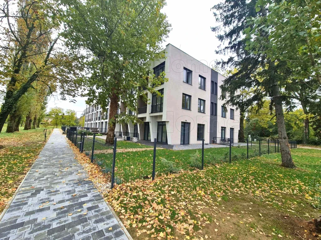 Balatonberényben balatoni panorámás nyaraló apartman télen,nyáron lakható/kiadható