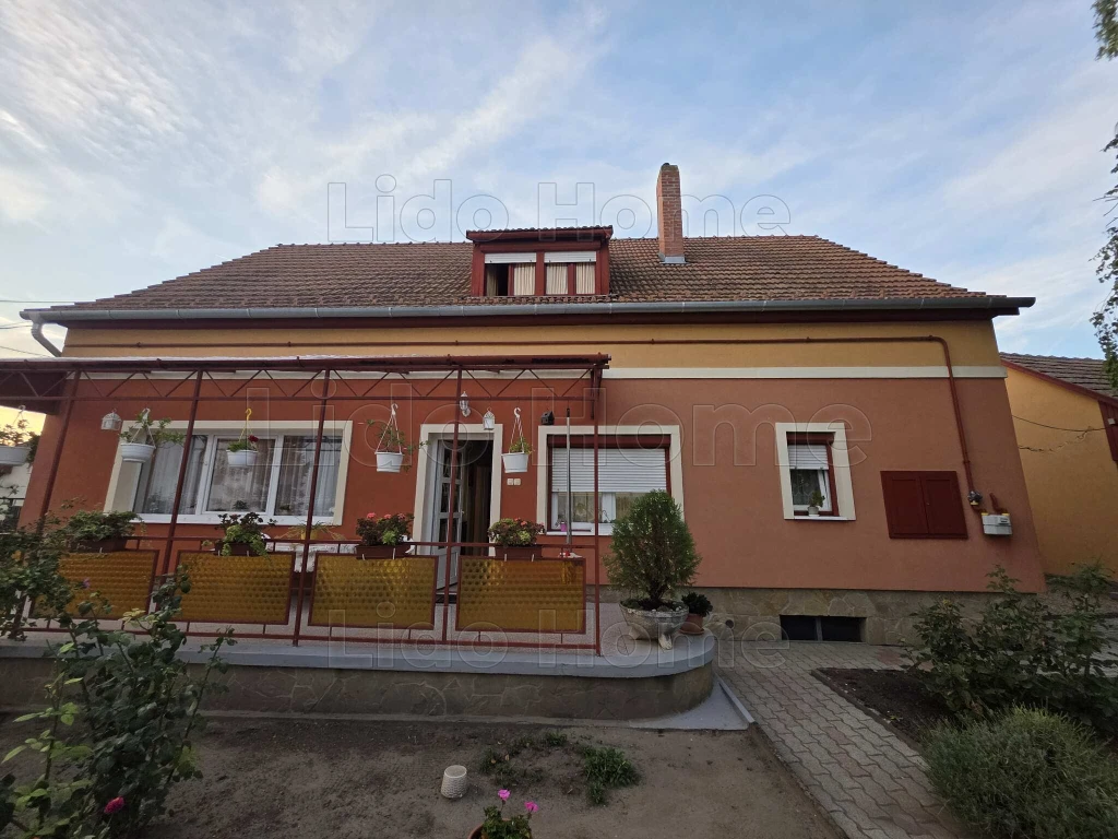 c3-1-name c2-1-name, Balatonlelle