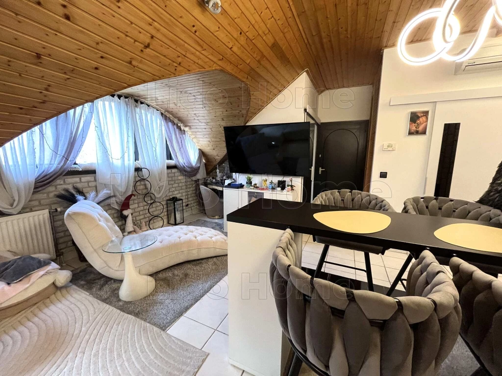 Balatonboglár központjában kiadó felújított 67 m2-es lakás