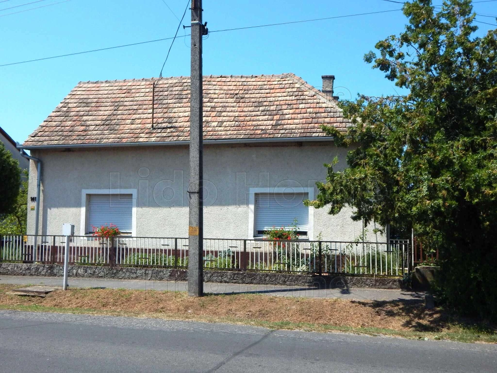 For sale house, Lábod