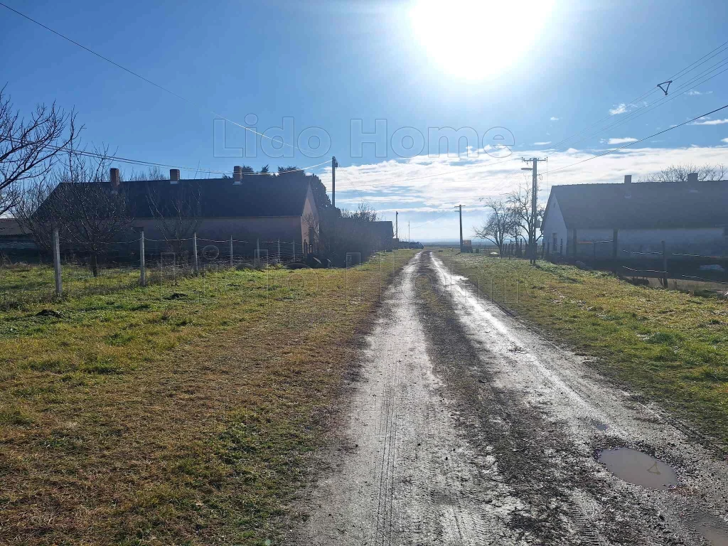 For sale building plot, Szakcs