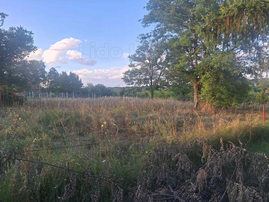 Eladó panorámás zártkert a nyaraló övezetben Igalban!