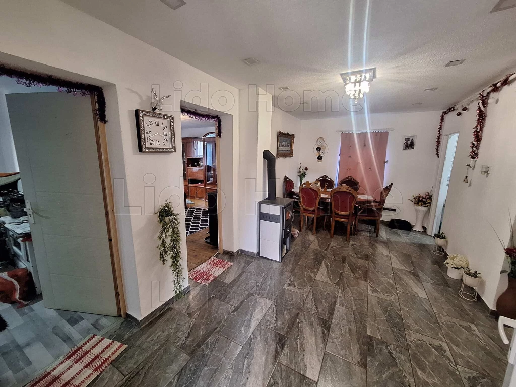 Felújított családi ház eladó Osztopánban , nagy telekkel, nyugodt környezet!