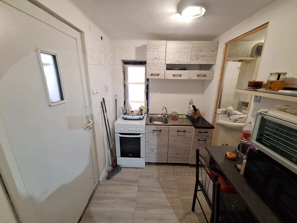 Eladó azonnal költözhető lakható zártkert Kaposfüred határában a Jutai szőlőhegyen!