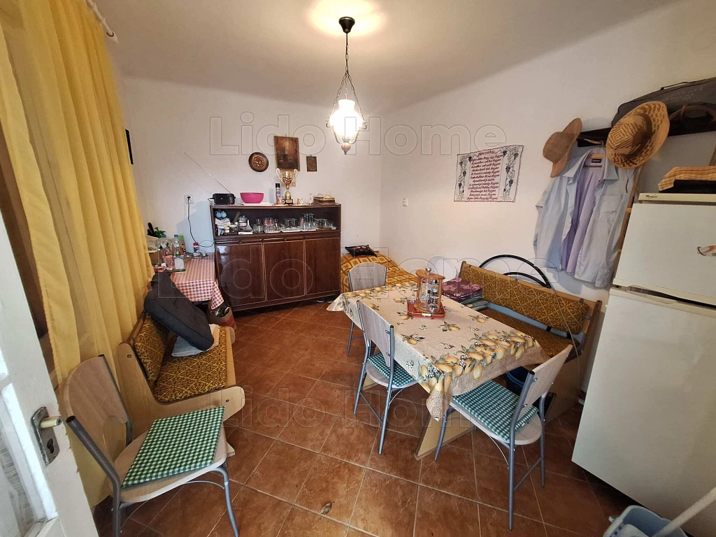 Eladó 2 hétvégi ház 1 telken, közművekkel, Kaposvár kedvelt városrészében a Deseda közelében!