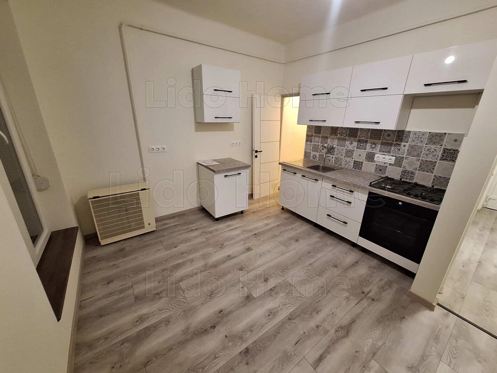 Eladó 2. emeleti felújított tégla lakás Kaposváron a belvárosban!