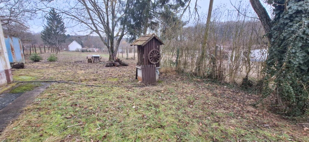 Eladó Kaposváron zártkerti telek kis házzal