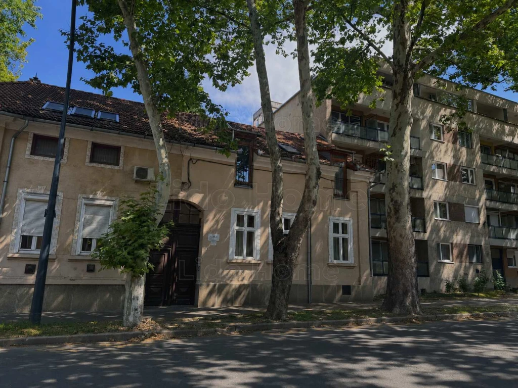 Kaposváron a belvárosban, azonnal költözhető, 1. emeleti lakás ELADÓ!