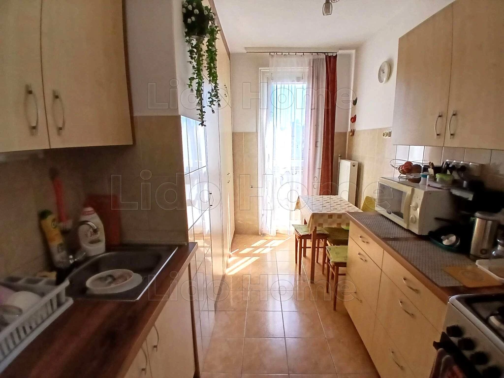 Eladó 2,5 szobás, erkélyes panellakás Kaposváron, a Honvéd utcában!