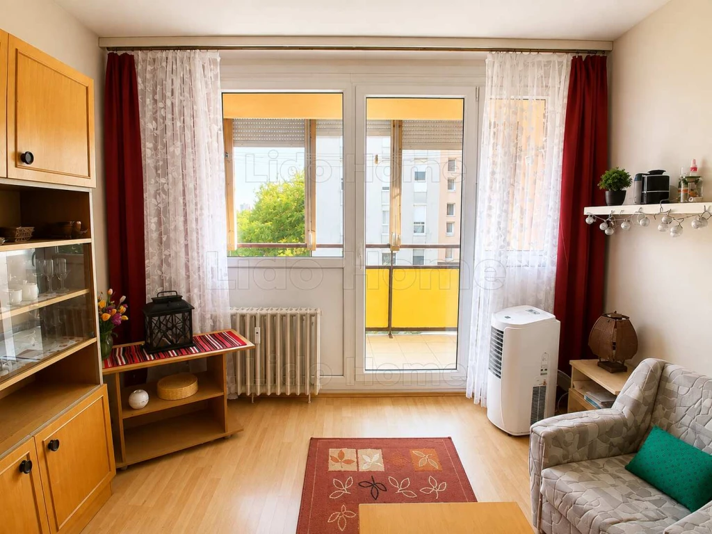 Eladó Kaposváron a Búzavirág lakótelepen egy 1. emeleti erkélyes lakás
