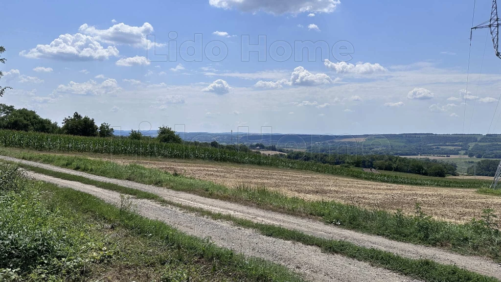 Tájpanorámás MEZŐGAZDASÁGI BIRTOKOT Szentgyörgyváron.