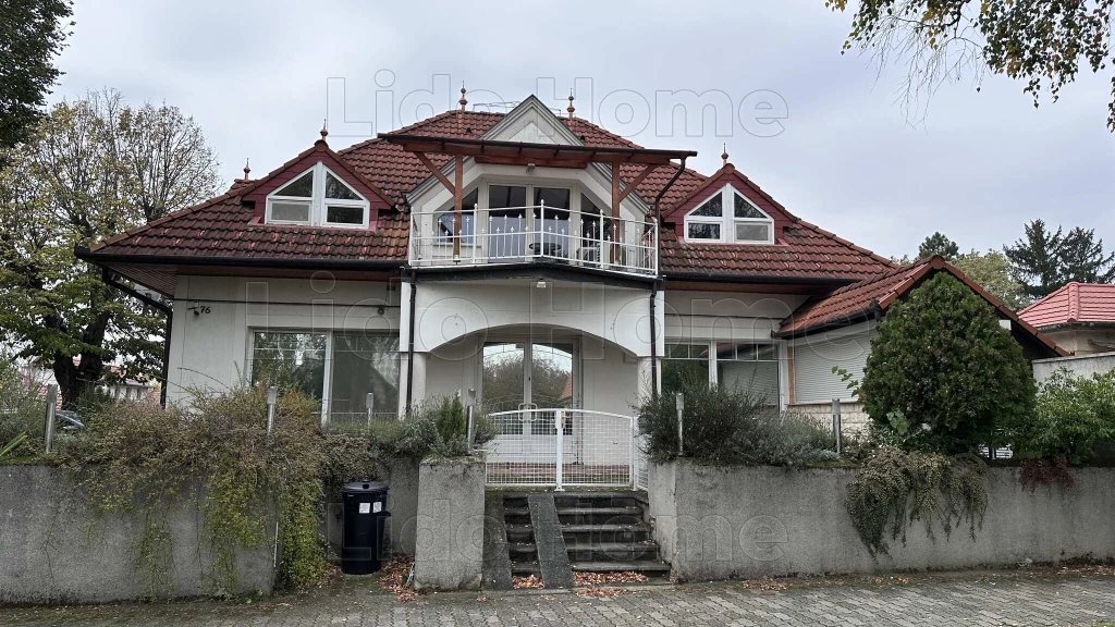 Eladó BALATONGYÖRÖKI, 4 LAKÁSOS APARTMANHÁZ.