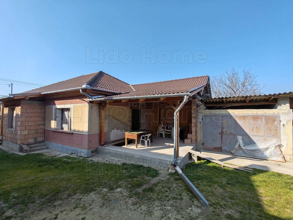 Eladó CSALÁDI HÁZ Somogysámsonban.