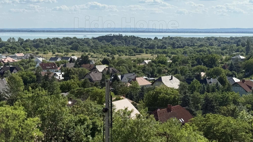 Eladó BALATONI, ÖRÖKPANORÁMÁS EPÍTÉSI TELEK Balatongyörökön.