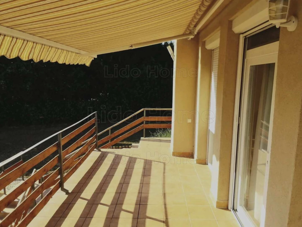 Eladó 3 szintes, 170m2-s nyaraló Badacsonytördemicen