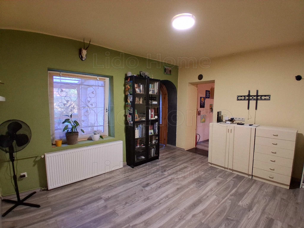 Nemesbük központjában családi ház eladó!