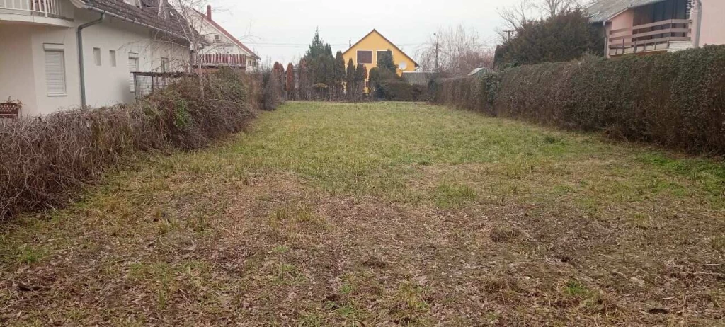 Balatonberényben üdülőtelek eladó