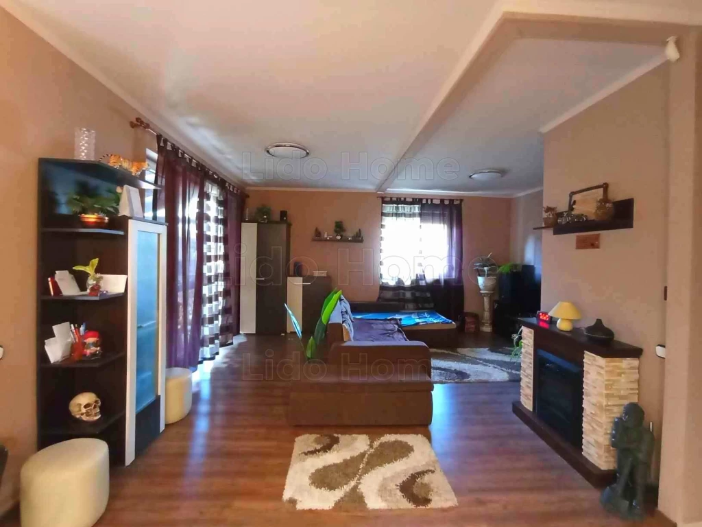 A LIDO HOME KESZTHELY eladásra kínál egy felújított KEHIDAKUSTÁNYI társasházi lakást.