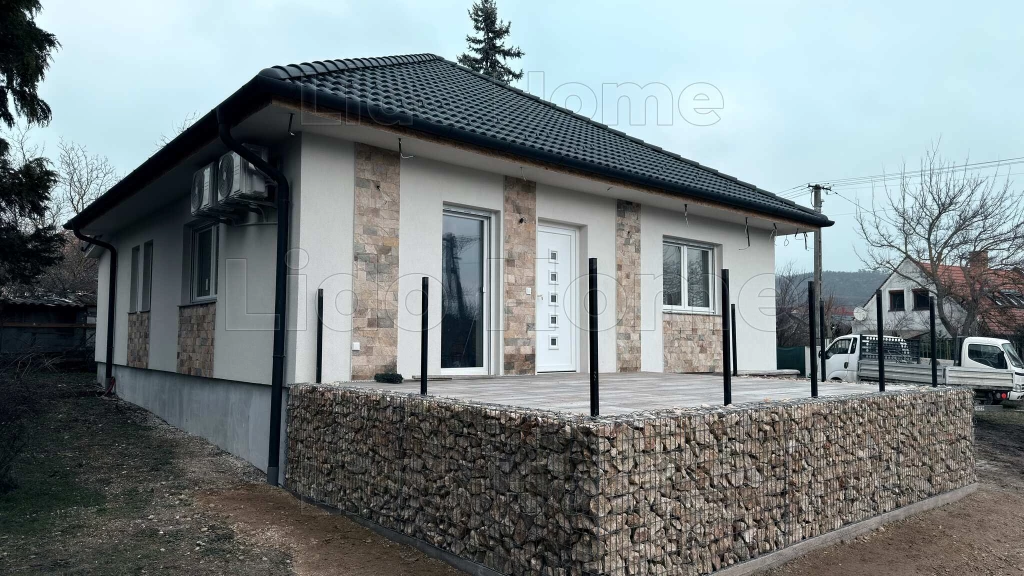 Eladó 2026-ban épült, egyszintes CSALÁDI HÁZ Vonyarcvashegyen.