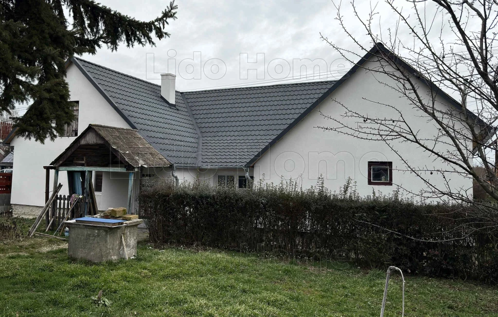 Eladó egy FELÚJÍTOTT KÉTHELYI CSALÁDI HÁZ.