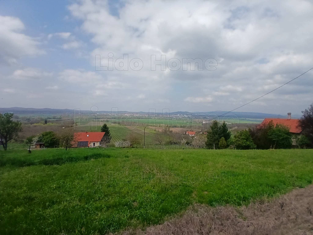 SZENT GYÖRGY-HEGYI PANORÁMÁS ZÁRTKERTI TELEK ELADÓ!