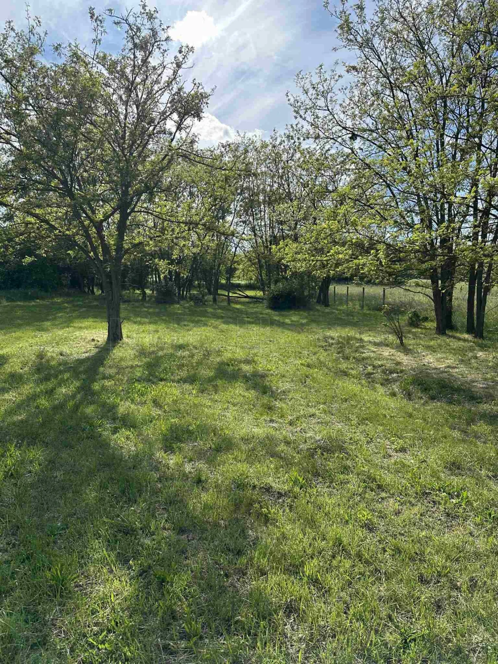 A LIDO HOME KESZTHELY eladásra kínálja ZALACSÁNY KÖLESHEGYI ZÁRTKERTI TELKÉT.