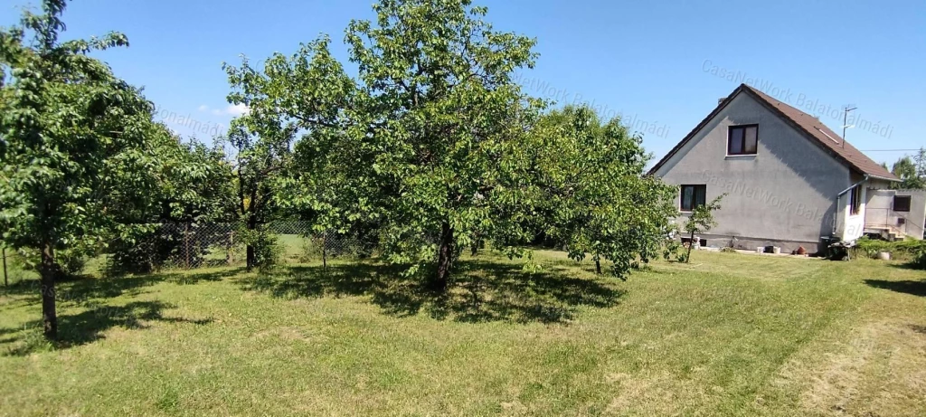 Balatonfűzfő - Tobruk városrészen kiváló elhelyezkedésű családi ház eladó!