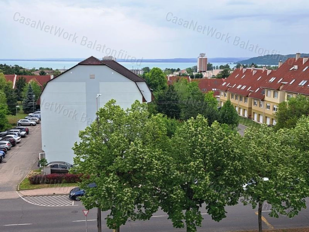 Belvárosi kényelem, panorámával - eladó társasházi lakás