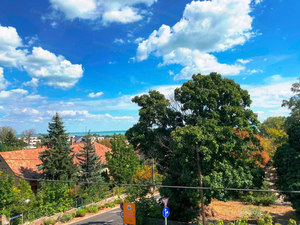 Kihagyhatatlan lehetőség, nyaraló 400 méterre a parttól panorámával