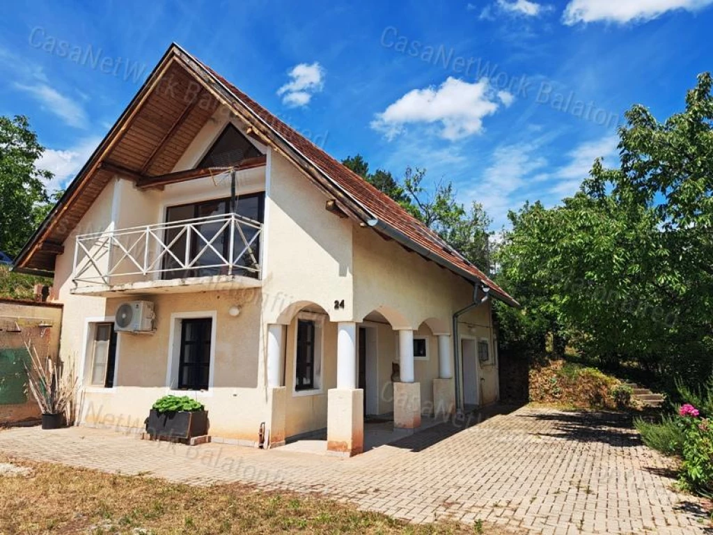 Részpanorámás,kedvező lokációban- eladó GAZDASÁGI ÉPÜLET CSOPAKON