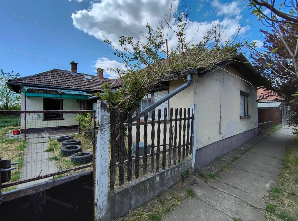 Eladó családi ház Fegyvernek főutcáján!