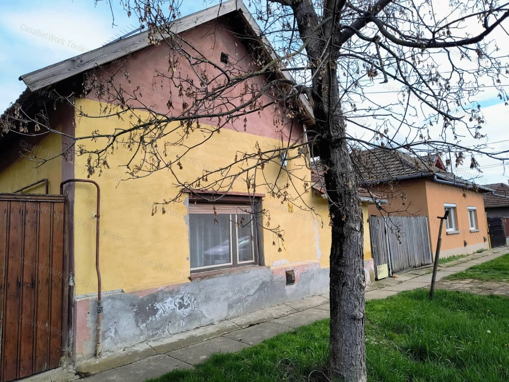 Eladó családi ház Törökszentmiklóson a G-Faluban!