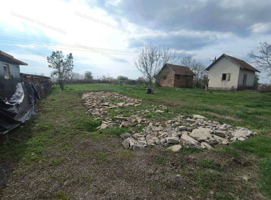 Eladó zártkert Törökszentmiklóson az Alvégen!