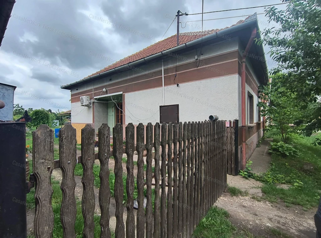 Eladó családi ház Törökszentmiklóson az Alvégen!