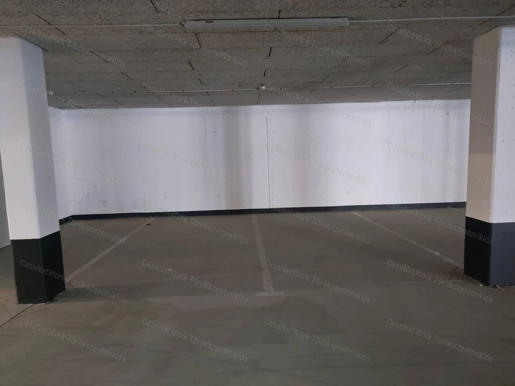 Eladó új építésű garázsok Törökszentmiklós központjában!