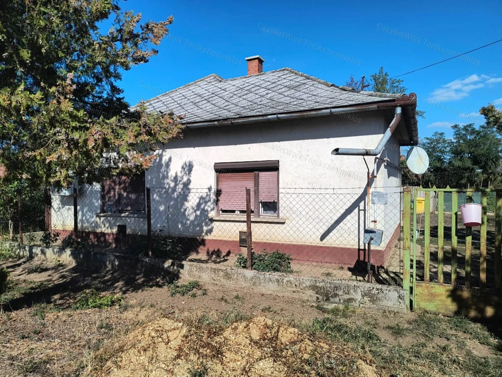 Eladó családi ház Tiszaroffon!