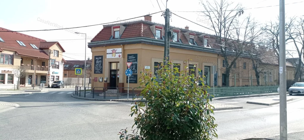 Ikonikus belvárosi üzlethelyiség eladó