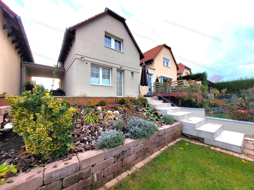 Modern,  azonnal költözhető családi ház Szilasligeten