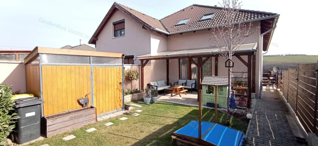 Újszerű otthon Aszód legszebb részén