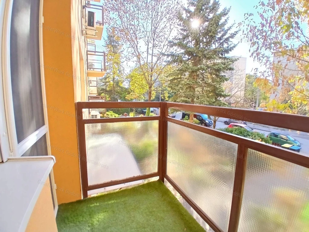 Kiadó felújított, erkélyes lakás Rákoskeresztúron