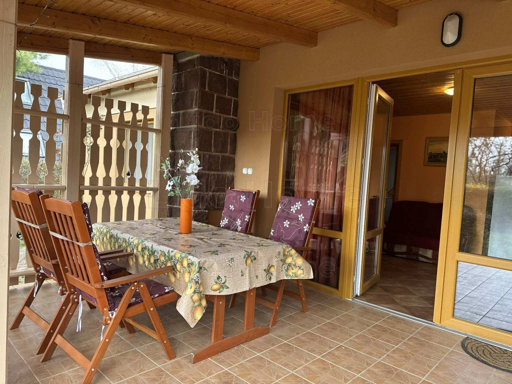 Eladó nyaraló Balatonfűzfőn!