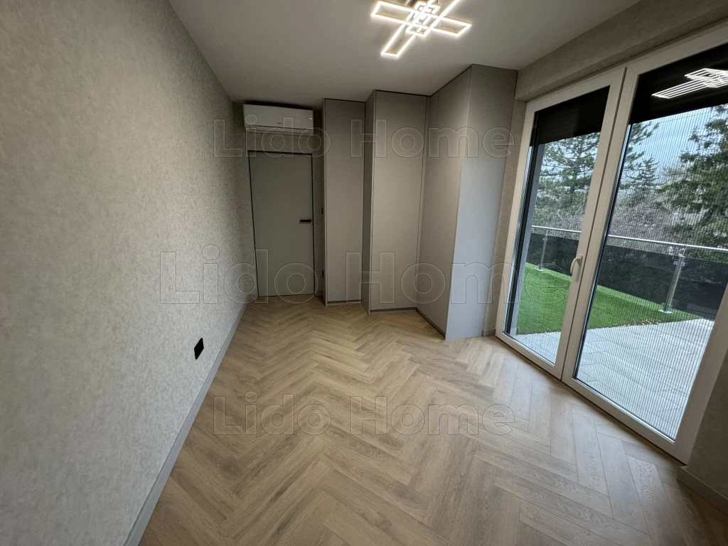 Penthouse lakás Zamárdiban!