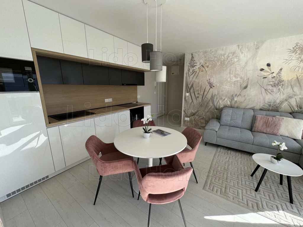 Medencés házban kedvező áron új lakás!