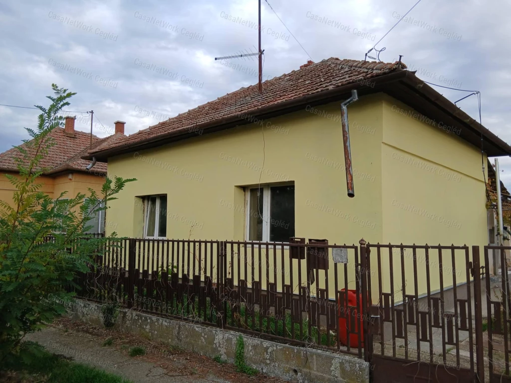 ELADÓ ABÁDSZALÓKON 110 m2 CSALÁDI HÁZ